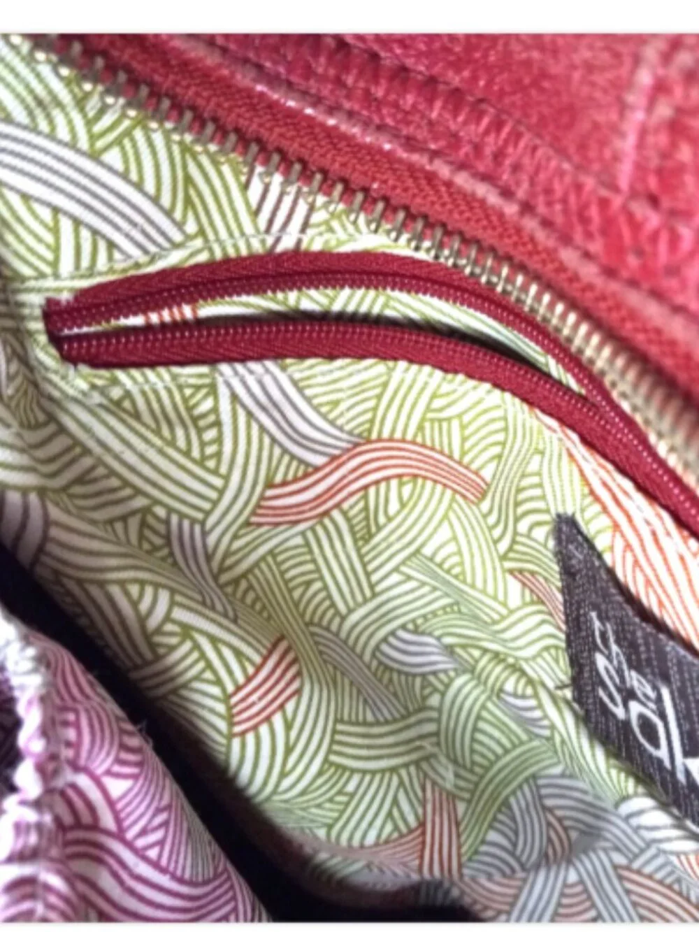The Sak Iris Red Pebbled Leather Crossbody Bag Messenger Zip Pockets EUC